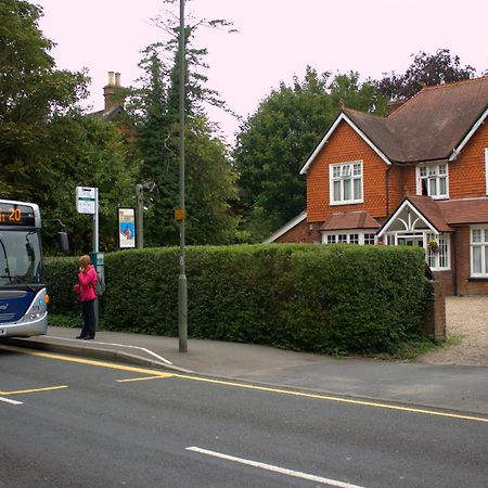 Gatwick Turret Guest House Horley Exteriör bild