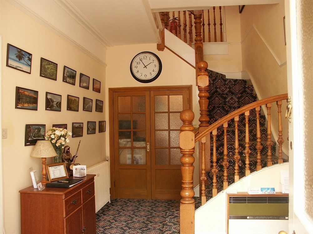 Gatwick Turret Guest House Horley Exteriör bild
