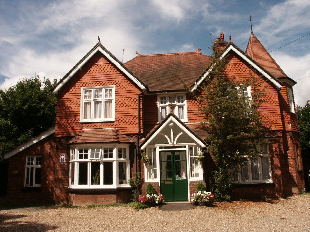 Gatwick Turret Guest House Horley Exteriör bild